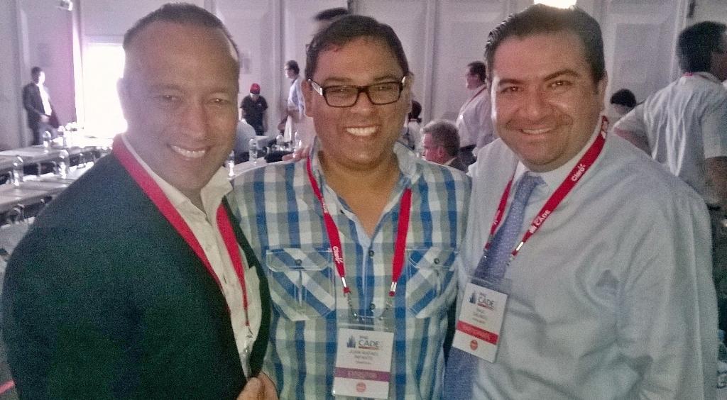 jraul_galindo's tweet photo. Saludando a @elinfantejuan y @anuoraguilar, tremendos comunicadores #CADE2014 #StrategyPoint http://t.co/Jo7VVNq7VJ