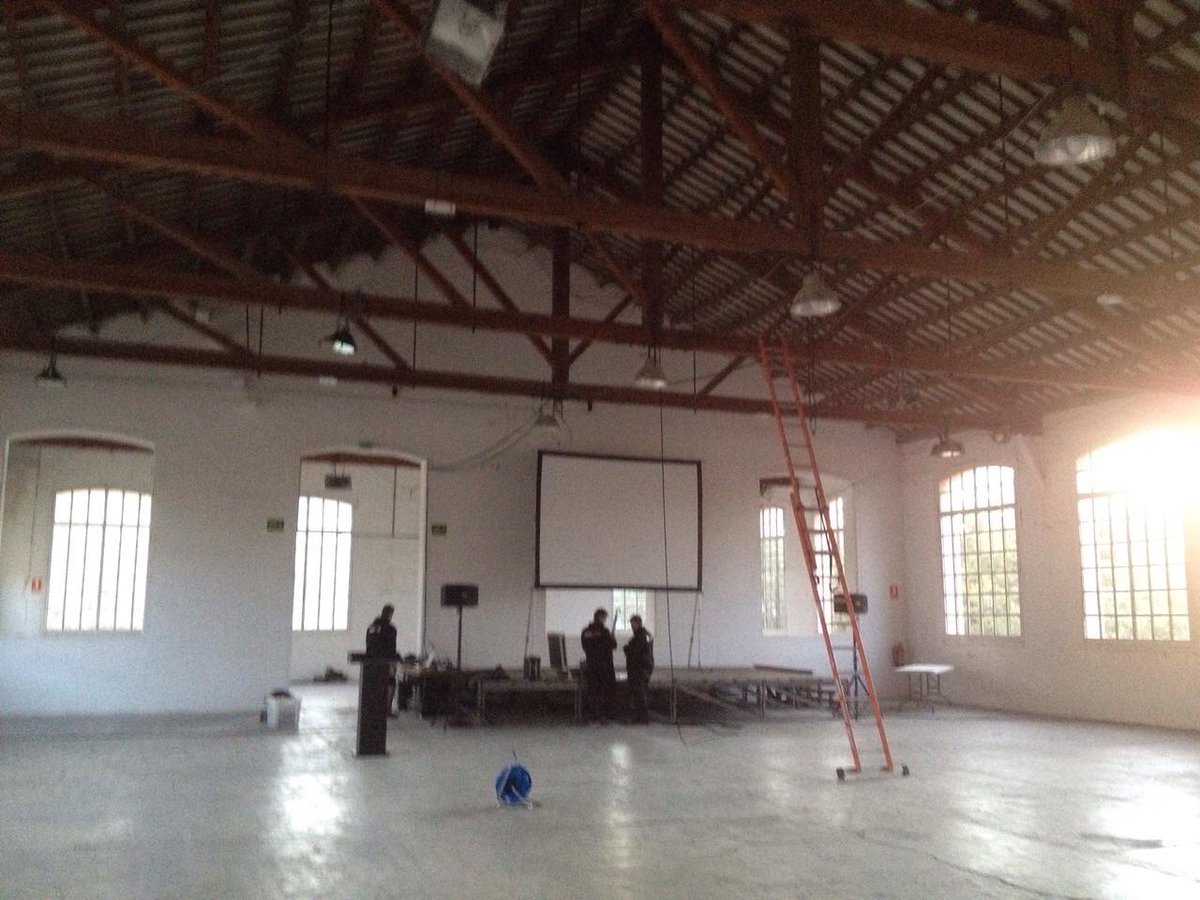 bizigualada's tweet photo. Preparant l'escenari del @bizmarathonIG! Som-hi, que ja el tenim aquí! #BizIGD http://t.co/Y0Tqjloy7v! http://t.co/hrE1JMZD0p