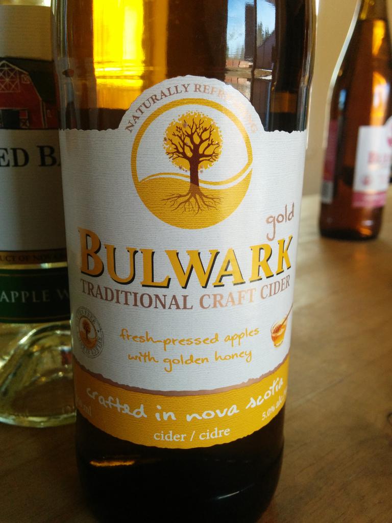BulwarkCider's tweet photo. BULWARK GOLD Coming to a @theNSLC store near you soon! http://t.co/6jxvRZj5bM