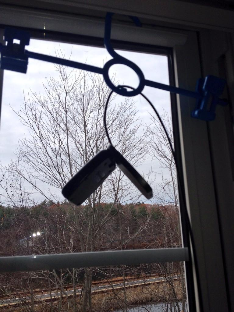 SPWalshCT's tweet photo. Who knew flipping the hangar = 3 bars? @SIRIUSXM @WardandAl What did I do last winter? #signalchallenge http://t.co/l0wDyUku1j