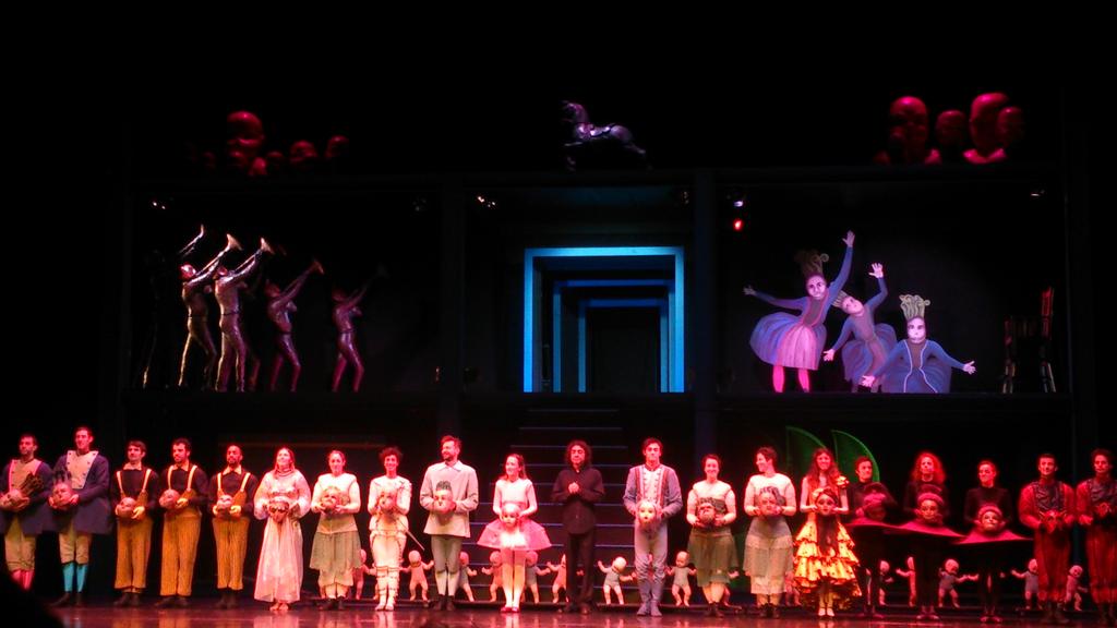 LyonChouette's tweet photo. 13/11/2014 Cenbrillon by Maguy Marin, danced by Lyon Opéra Ballet #lyonoperaballet #Cenbrillon #MaguyMarin #Lyon http://t.co/eImdnFRHUN