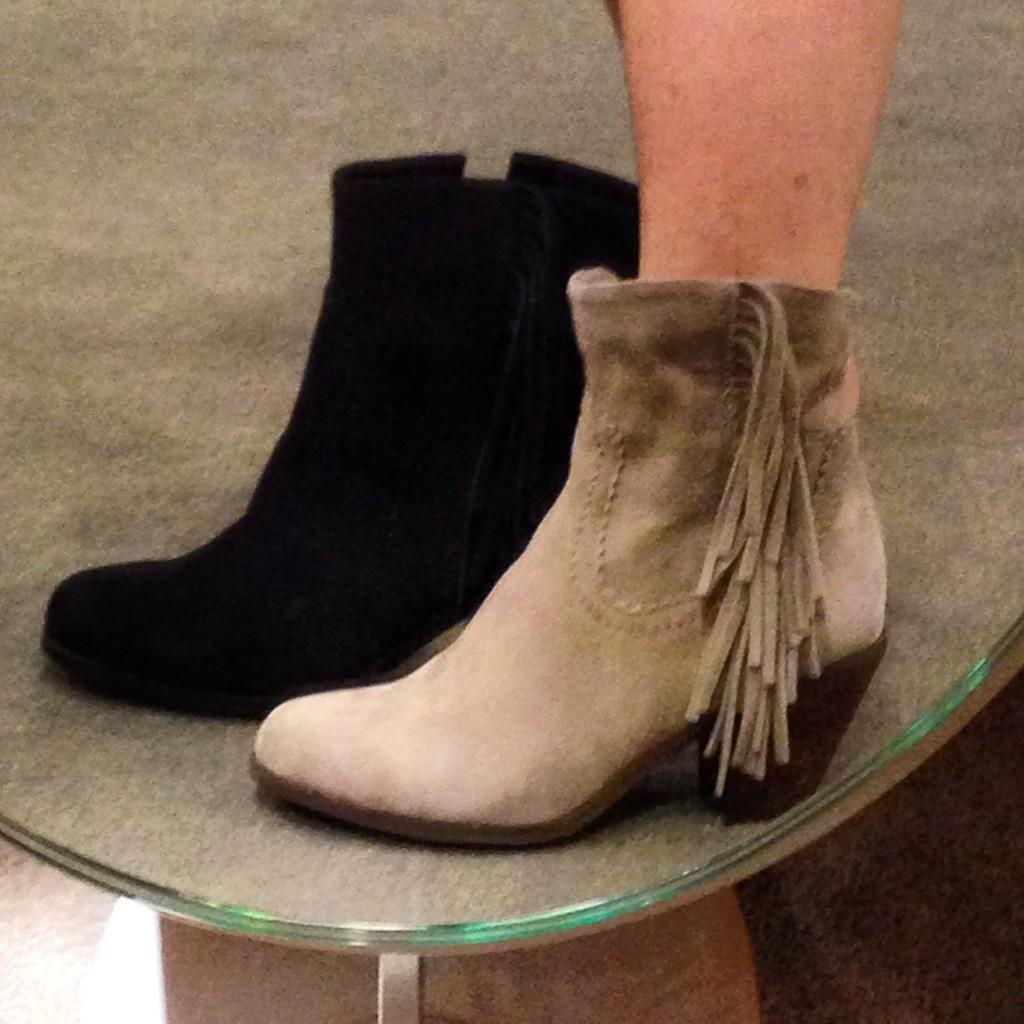 nadinekam's tweet photo. #Fringe! #Boot sale @Nordstrom #Nordstrom #boots #winterfeet #fringeboots #fringetrend #fringeeverywhere http://t.co/haiRKRNmwM