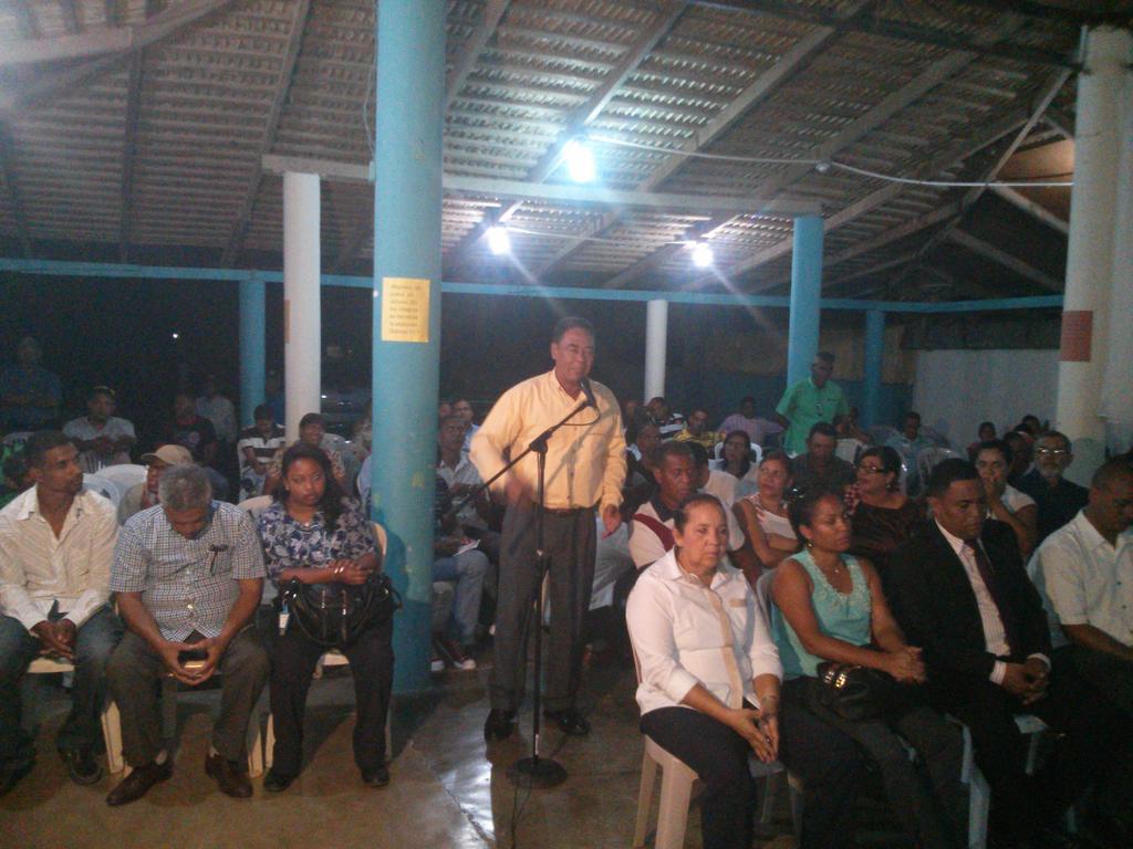 Fernan2bonilla's tweet photo. #IgnacioFranco pide planta de tratamiento de aguas negras y un acueducto #LoCocos #ConsultaCiudadana @JCesarValentin http://t.co/vQHpj2Iv0Z