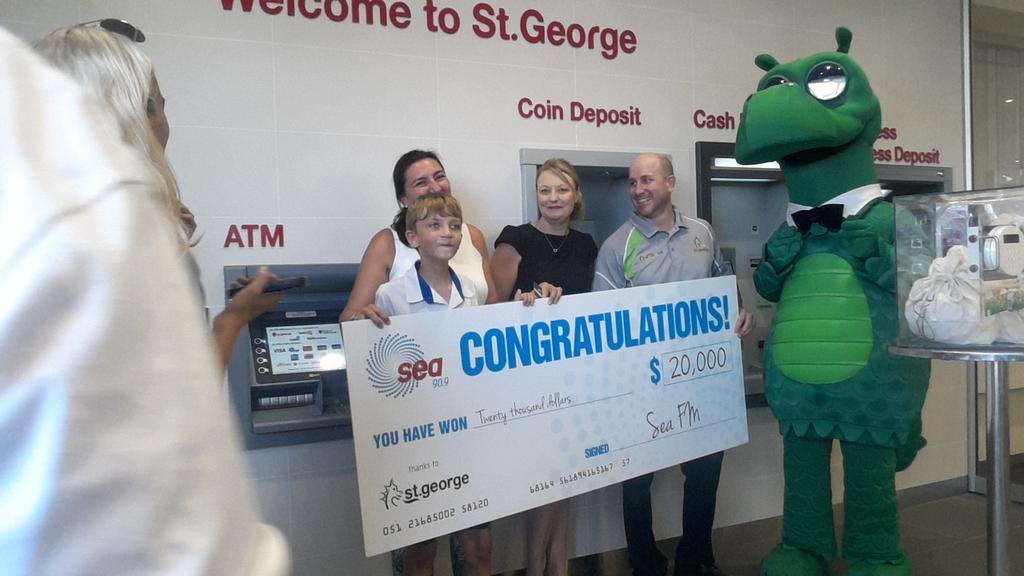 DigiDragonEli's tweet photo. Congrats to the winner of $20,000 Rebecca down at St. George Coomera this morning! #peoplehelpingpeople @andyjmfell http://t.co/vdS6D7kfDz