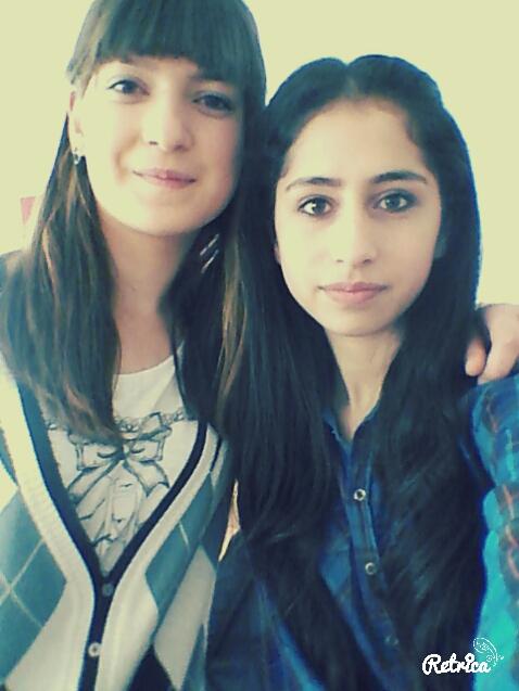 Ask55S's tweet photo. Kız kardeş <3 :) http://t.co/AkzHAFTyxh