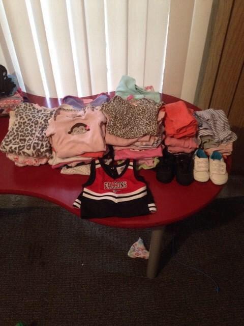 ljh__xoxo's tweet photo. Done my good deed for today I donated some baby clothes, maternity clothes and new mother bits&amp;bobs to Oxfam😊 #30acts http://t.co/PncqQrZfBP