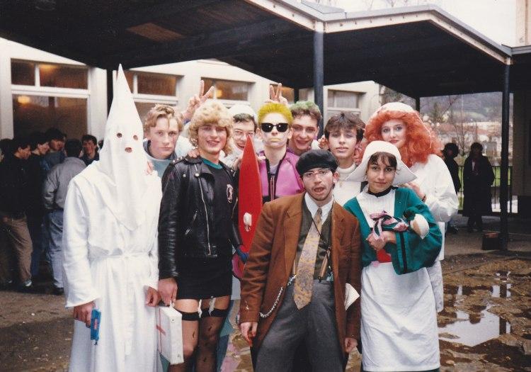 t_grh_'s tweet image. Le mec a rien respecté #Rombas #PereCent #1989 #KKK