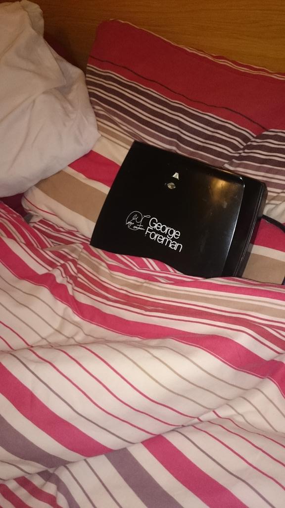 t4tatts's tweet photo. So you and George Foreman 've been busy while I was away. Try not to wake him as you come in @xSCYTHERx
#GetItCleaned http://t.co/jUhXtloHYZ