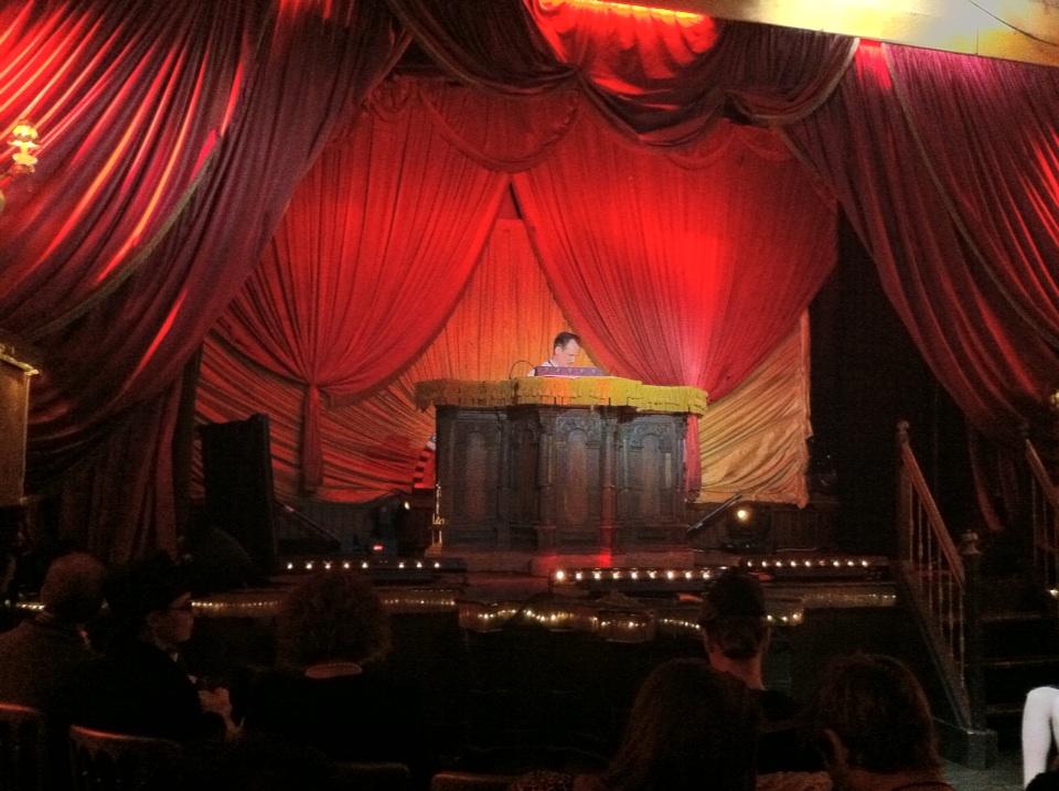 Pre show DJ at the Amaterdam #Burlesque Awards.