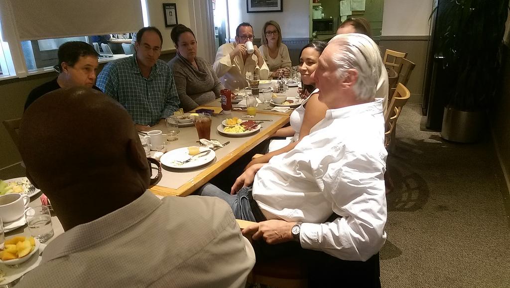 theexcelreport's tweet image. A few pics from last Sunday #theexcelreport breakfast with celeb #PR expert #MichaelLevine @LennysDeliLA #lifecoach