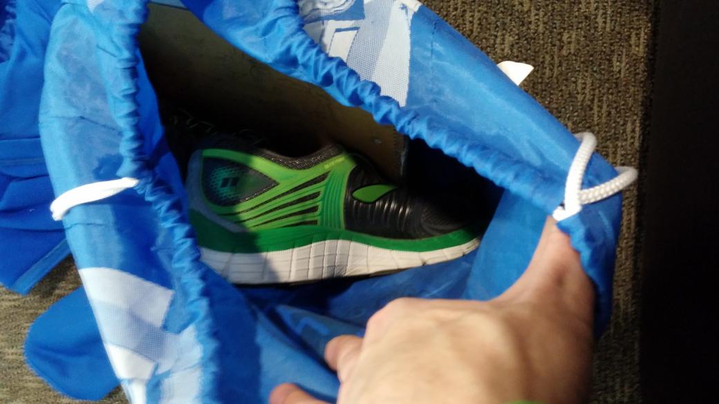 The blue line runner (@blulinerunner) on Twitter photo Can check everything else... gotta carry on my running shoes!!! #Stripatnight <a href="/RunRocknRoll/">Rock ‘n’ Roll Running Series</a> <a href="/brooksrunning/">Brooks Running 💙</a> #byecold Can check everything else... gotta carry on my running shoes!!! #Stripatnight <a href="/RunRocknRoll/">Rock ‘n’ Roll Running Series</a> <a href="/brooksrunning/">Brooks Running 💙</a> #byecold