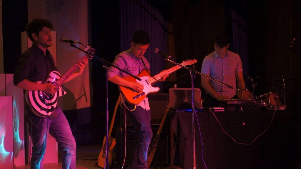 Jubella_band's tweet photo. Escúchen nuestro primer EP en http://t.co/VuECpx6Q9U http://t.co/IhxusUF3m0