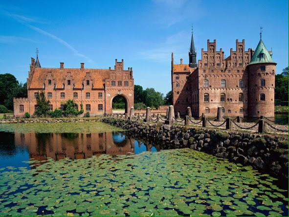 booimagh0st's tweet photo. I can see @theYOUNGFortin has made some changes to the castle #looksgreat http://t.co/EaeFiRr3tG