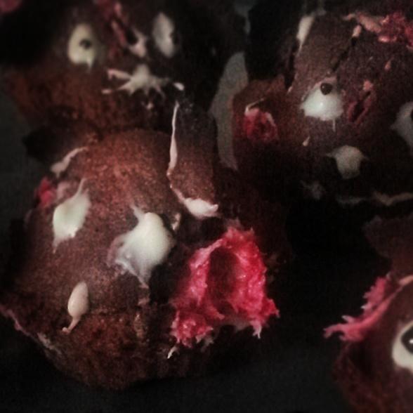 MargotZilla's tweet photo. cooking #zombies #cake !! même la cuisine c'est de l'art! (de #geek) http://t.co/3ZupPLXKN9