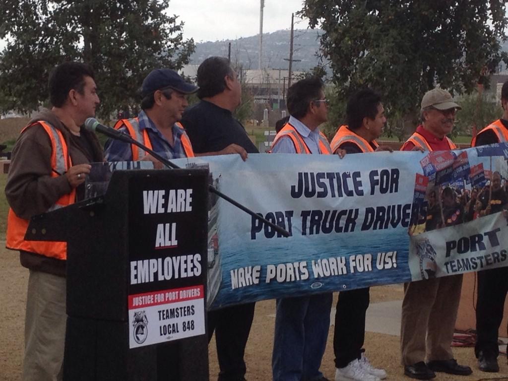 KarenRMeeks's tweet photo. @PortDriverUnion presser about to start in Wilmington. @Teamsters @portoflongbeach @PortofLA http://t.co/hbXESWmnsn