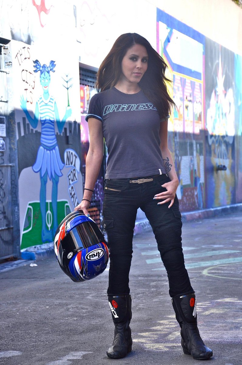 SF_Moto's tweet photo. Looking for women's riding gear? Read @AnnetteCarrion's Smokin' Aces pants review here: http://t.co/BbGET9bYPf http://t.co/w6WRM5cllr