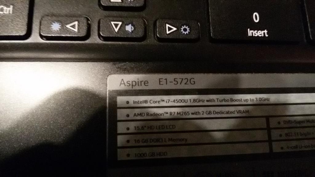 JuanFMfpb's tweet photo. Mi Portatil por dentro, espero no necesitar abrirlo ¡nunca mas! http://t.co/R8O31Oumhr