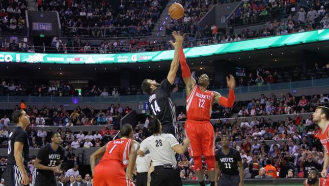 record_mexico's tweet image. Estos son los mejores momentos que nos dejó la #NBA en México  record.mx/1yDa9SC