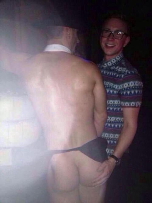 MelancholyMango's tweet photo. RT FOR TYLER GRABBING THE BOOTY #VOTEFORFREAK
http://t.co/2Kk2xaM56r #Wattys2014 http://t.co/kAOOzpT4UU