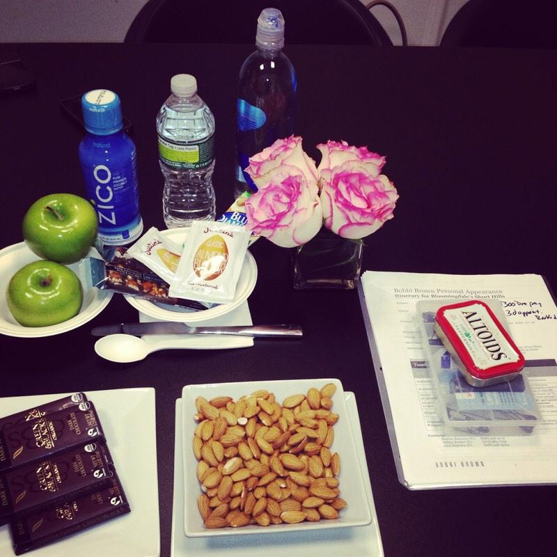 Sephora's tweet photo. I love #HealthySnacks for fueling a day of hard work here at @BobbiBrown NYC xo - @justbobbibrown #SephoraTakeover http://t.co/htUjKiUzwi