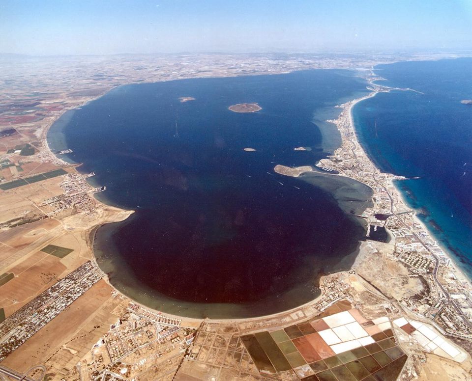 DMAX_es's tweet photo. ¿Sabías que Murcia es la comunidad donde el precio del agua es más cara? Obras hidráulicas’, 23:30 h. http://t.co/dfU7HpMB37