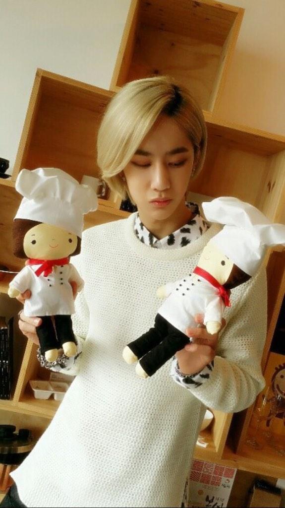 UnicornsBrazil's tweet photo. [TRAD-FANCAFE] 13.11 ~ Olá. Eu sou o maknae, Yibo:
http://t.co/l3HwUWOGI9 http://t.co/F3iBo8cLxi