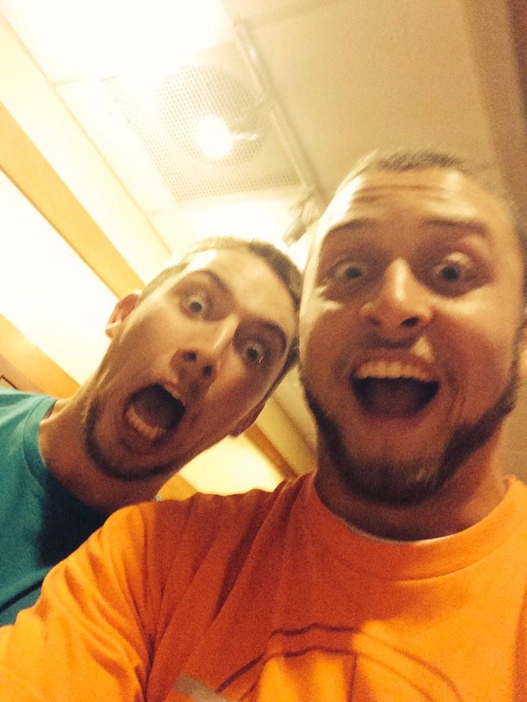 ChronicAmberJ's tweet photo. HBD to this fuckin weirdo 🎈🎈🎈🎈 @ForrestPeed http://t.co/tbTYcgEyIO
