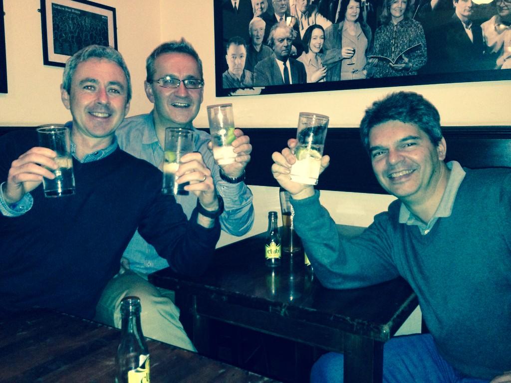 Redsmally's tweet photo. @SHORTCROSSGIN @delboy_103 @JohnHewitt12 shortcrossgin appreciation society #topclassgin http://t.co/8LUf1Pa9Gs