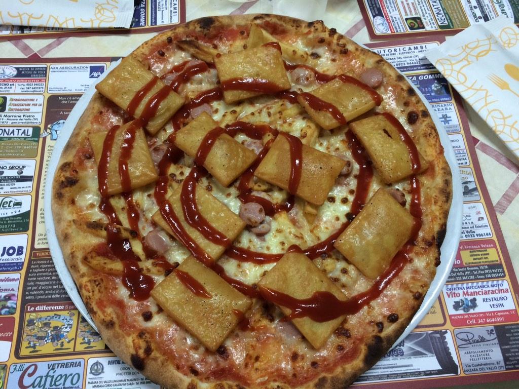 GerardoDisanto's tweet photo. Mamma mia che pizza a Mazara del vallo http://t.co/GviQDAGwxY
