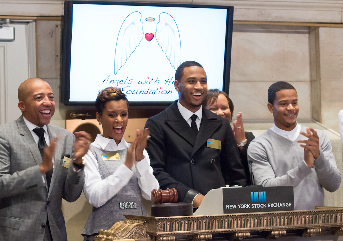 NYSE's tweet photo. Honored to help @TreySongz promote his #30acts initiative. Trey is performing 30 acts of kindness for his 30th b-day http://t.co/R56uqhIR8t