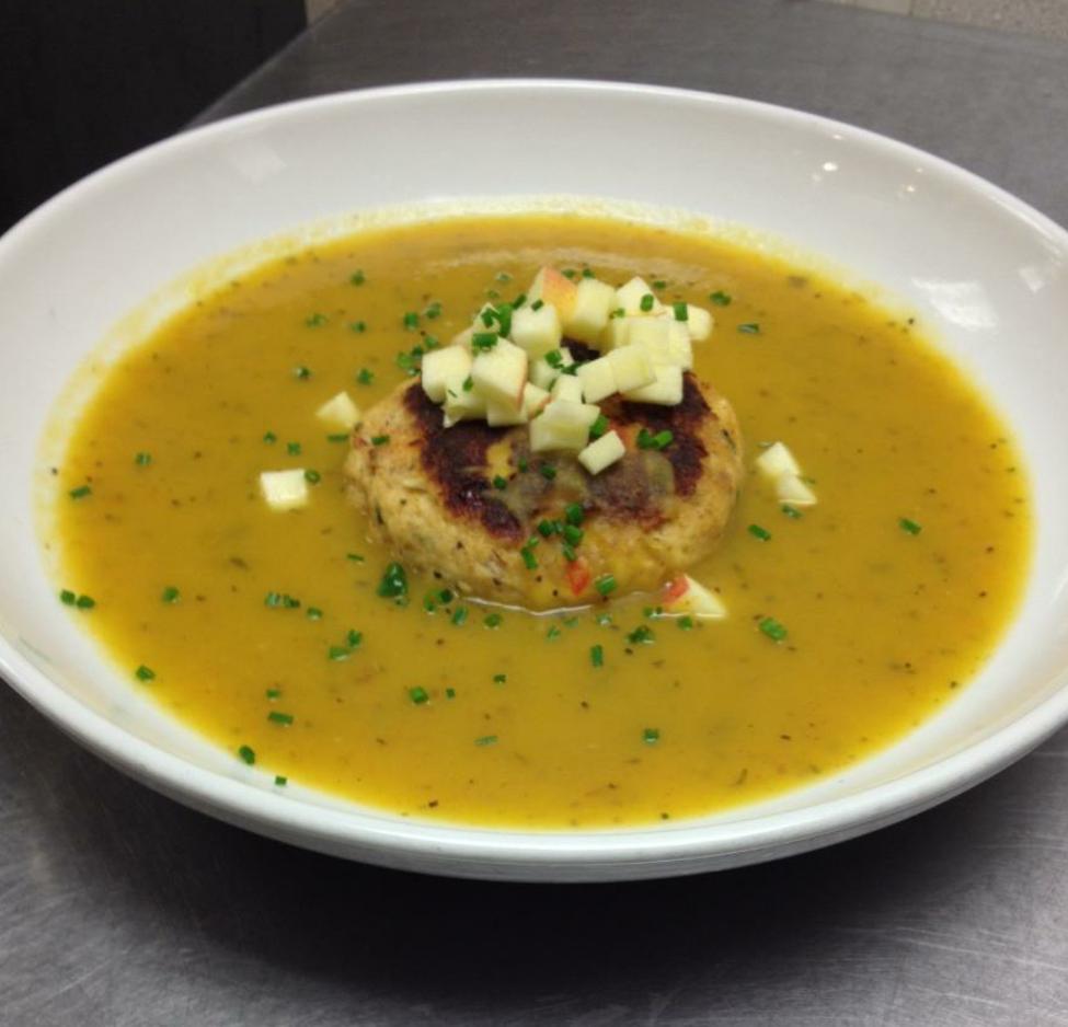 CedarPointPHL's tweet photo. Apple soup with a crab cake island! #applemenu http://t.co/n2Xell3iAV