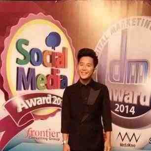 Thanks Kak @rangga_moela sudah mewakili <a href="/smashindonesia/">SMASH Indonesia</a> menerima Awards di Sosial Media Awards 2014. :)