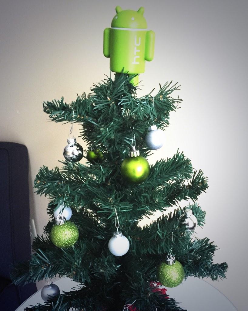 SyntropyDev's tweet image. First snow in Morgantown today -- all the more reason to get into the holiday spirit! ❄️🎄