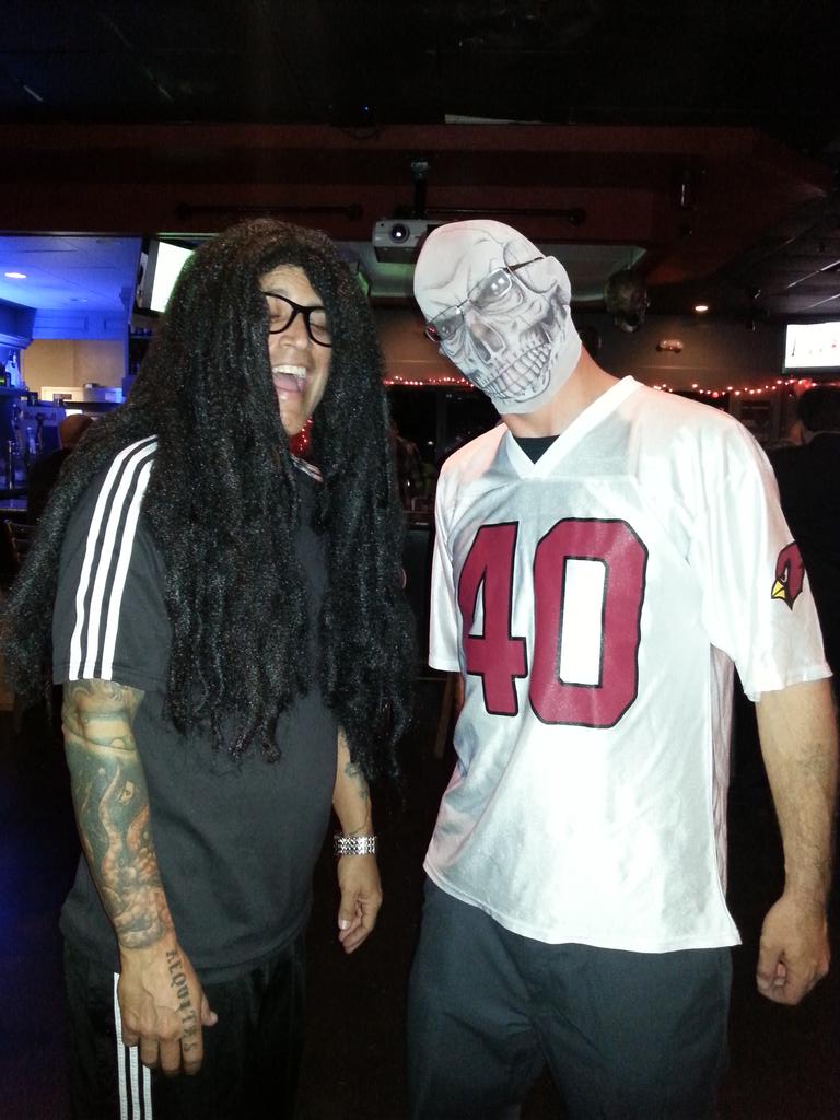 Minmoo06's tweet photo. The costumes what we wore and a Halloween show at Chilly Bombers. http://t.co/q4gMBYTwbP