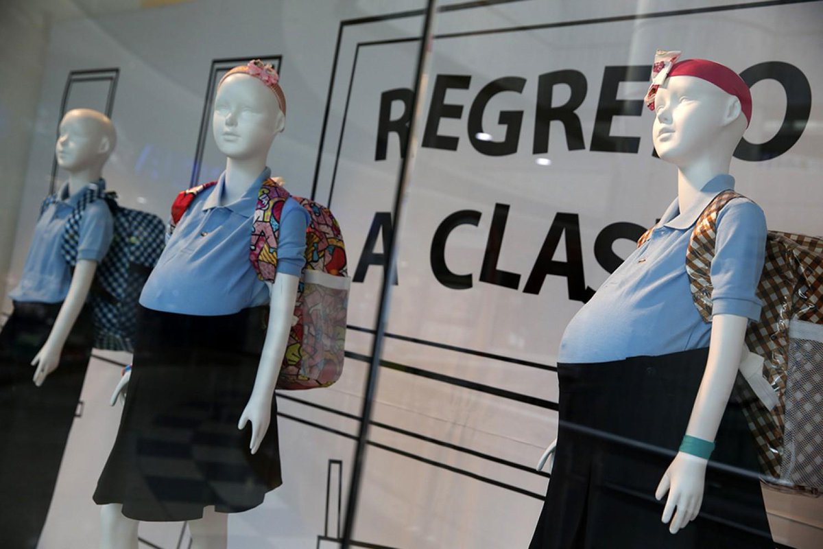 Orangeflower08 בטוויטר 買い物客に衝撃を与える 妊婦姿の学生服マネキン これは南米でも 10代の妊娠率 が突出しているベネズエラで その事実への認識を高めるためのショック療法のようだ かなりのインパクト Http T Co Li8kzbn4f0 Http T Co Djfag0pya1 Orangeflower08 בטוויטר 買い物客に衝撃を与える 妊婦姿の学生服マネキン これは南米でも 10代の妊娠率 が突出しているベネズエラで その事実への認識を高めるためのショック療法のようだ かなりのインパクト Http T Co Li8kzbn4f0 Http T Co Djfag0pya1
