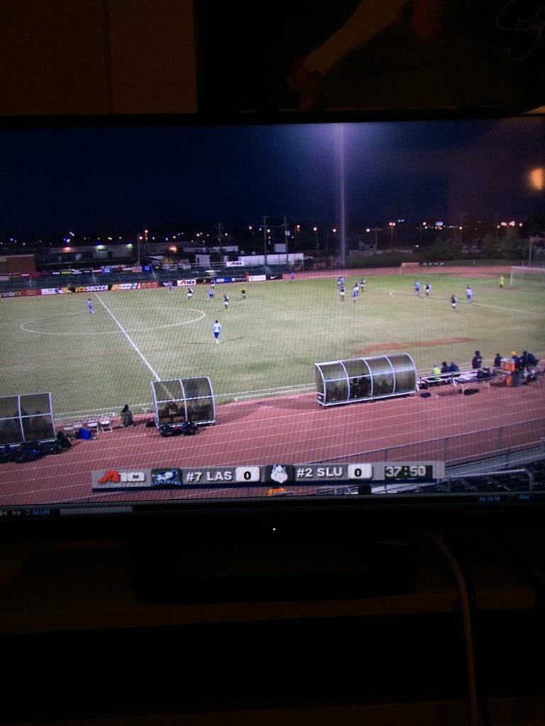 seanyj32's tweet photo. A little A10 action, let's go La Salle and @mikeyliska! #mickeygoal http://t.co/NbxqIpm0zd