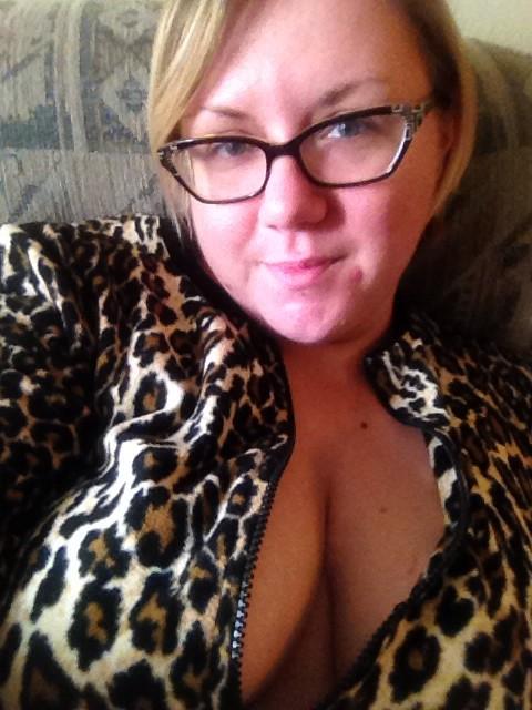SunnyDemure's tweet photo. Don't worry, I'm still around. I'll be back to camming and making videos next week! Xoxo http://t.co/JmgXHA9Nie