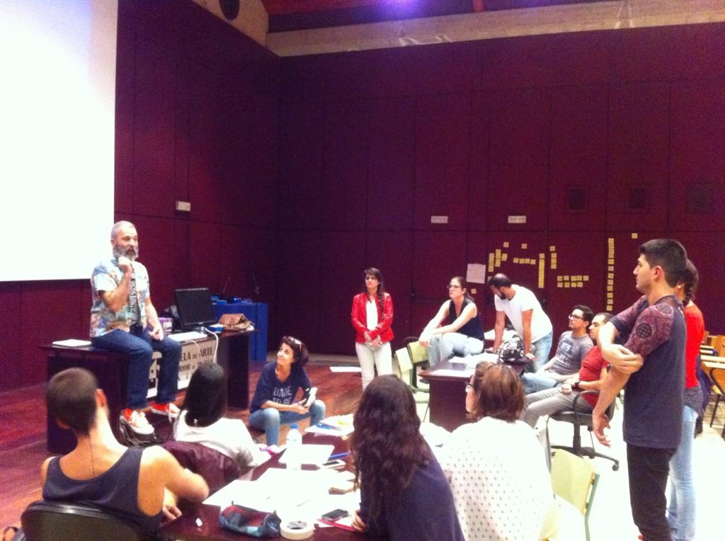 JaisielG's tweet photo. Día 4.Ultima sesión System behavior #EASDGC http://t.co/X8OYcYCIhT