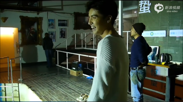 beexdreamer's tweet photo. [VID] เบื้องหลังการถ่ายทำ MV There's a place ฉากถ่ายใต้น้ำ ฝานตลกกก 5555+ 

>> http://t.co/6akBPmjz2m http://t.co/5JSPuvl9Im