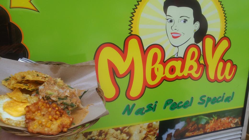 pecelmbakyu's tweet photo. yuk mampir dlu ke koperasi kita di jl sukasari, solusi sarapan dan makan siang kawan Bogor semua!!! http://t.co/cxNpMKhVoh