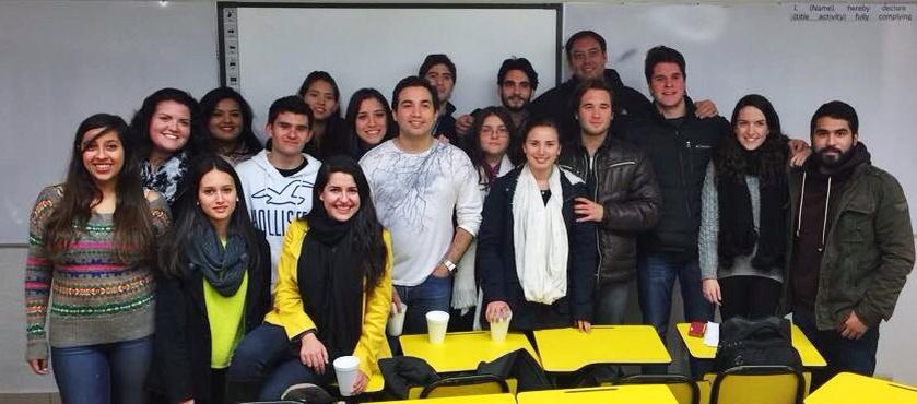 sandra_alexia's tweet photo. @rtabitas con el mejor grupo #instayequipos #expoinstalaciones #arquitectura #udem http://t.co/28vLmgsYVU