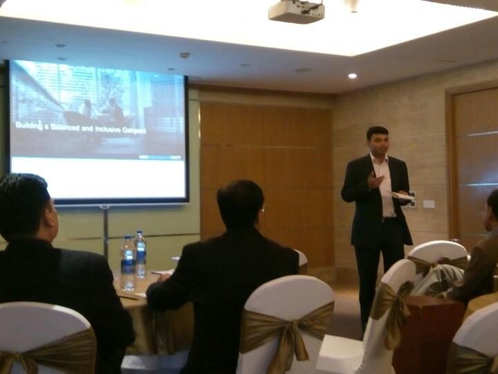 PeopleBusiness_'s tweet photo. @rohitshenoy introducing our guest @amitrmaggarwal #sharenlearn http://t.co/YATcN9ihLP