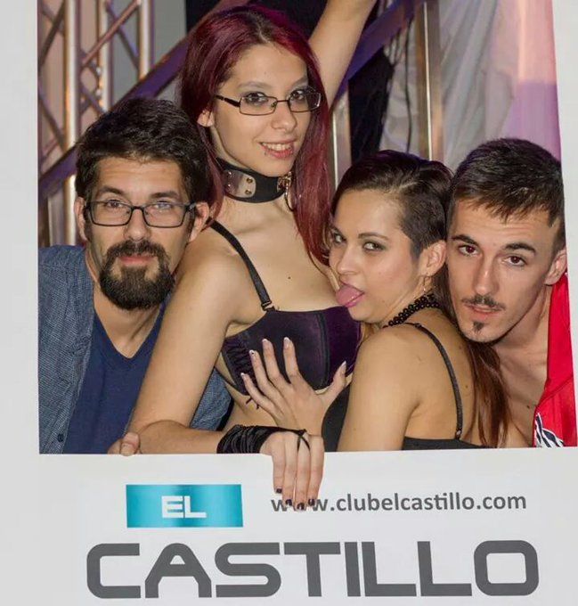 Con @KendoPornX @AshleyWoodsps #jamon y servidora agradeciendo a @ClubElCastillo nuestra estancia alli<a class="tags" href="/tag/ashleywoodsps">@ashleywoodsps</a><a href="/tag/jamon"class="tags">#jamon</a>