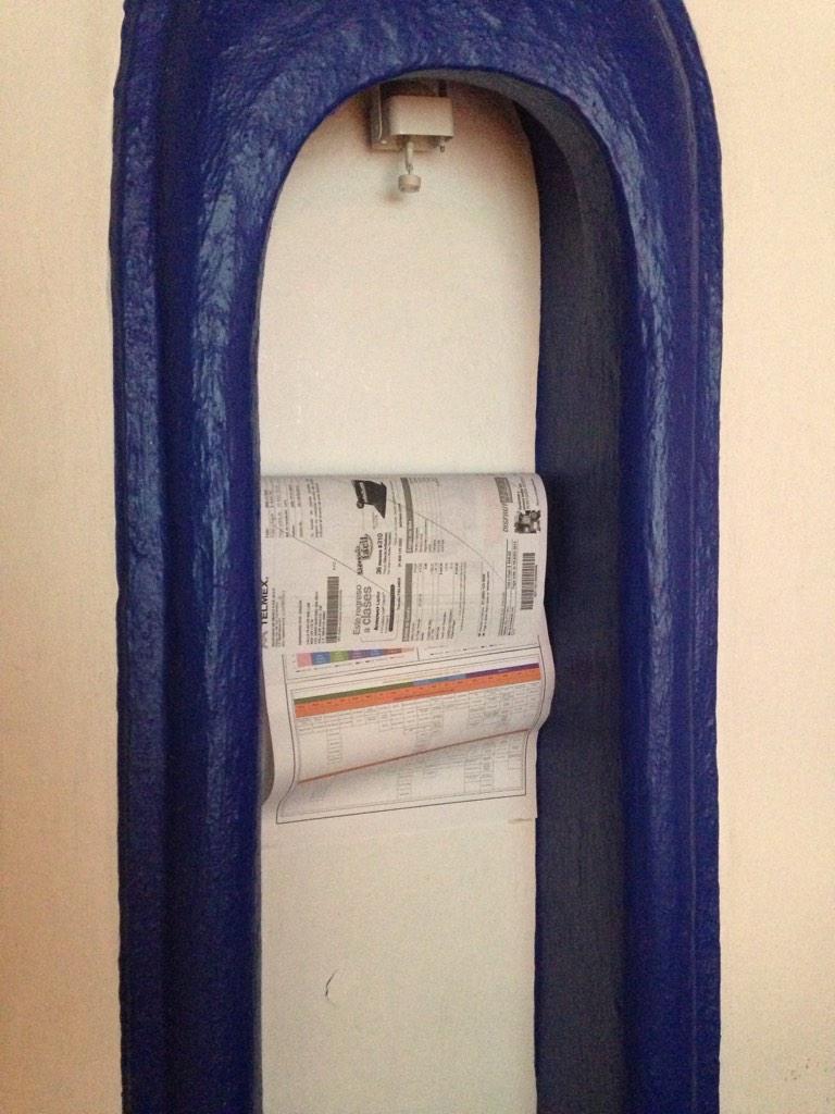 ikd's tweet image. The lack of cork-board for announcements boards  #fail #yytid