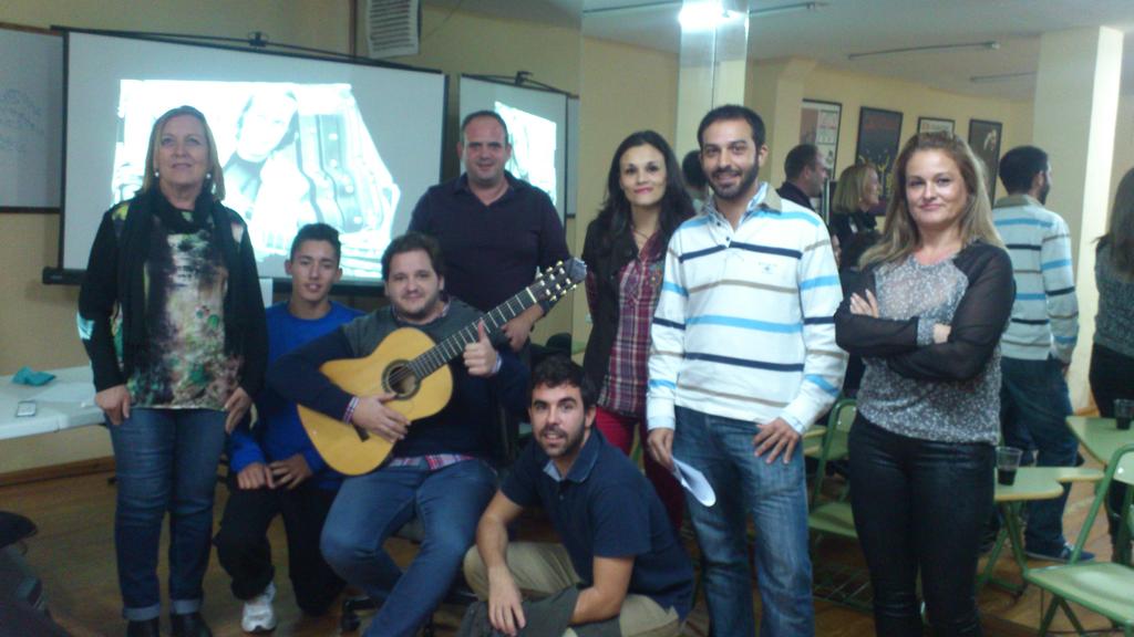 angelacuenCANTA's tweet photo. Asociación @entonarruidos @AytoElEjido  celebra #diainternacionaldelflamenco con un #tallercanteflamenco http://t.co/JRYpJvphxh