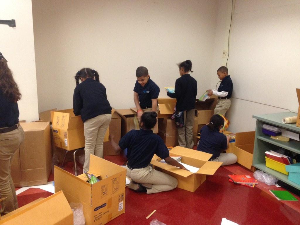 CoachHeatherAZ's tweet photo. JC's hard at work cleaning up the school! @PlayworksMA #back2recess http://t.co/KvaWwGVjNM