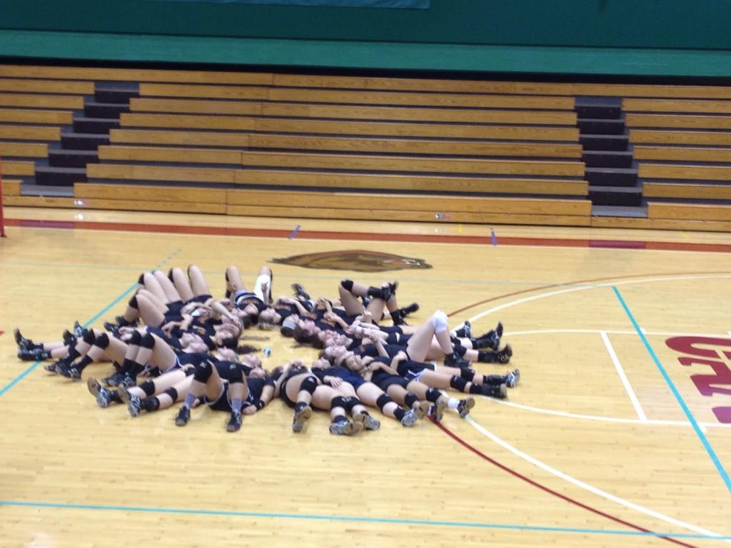 HendrixVBALL's tweet photo. This is how #HendrixWarriors end practice!!! http://t.co/WWzGeoUOCt