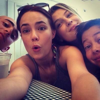 With thes guys #Lunchbreak @comaboyredband @karameangirl <a href="/AilingTyrant/">Kara Souders.</a> <a href="/Leo_RBS_/">Leo Roth</a>