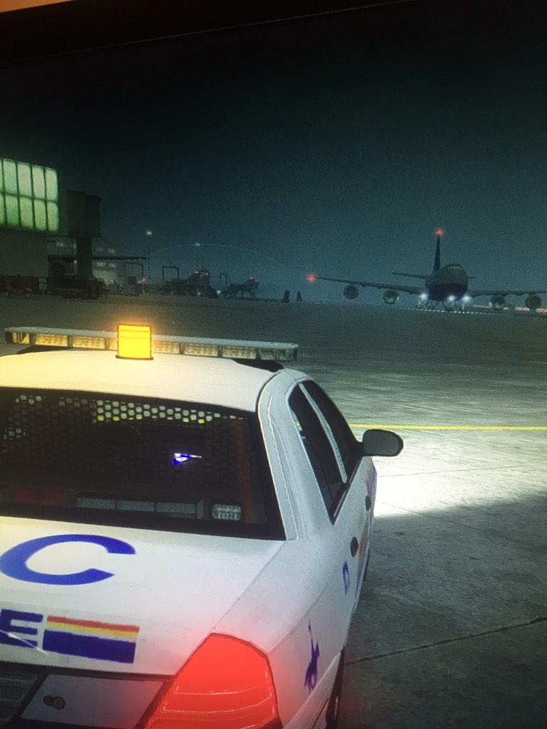 MG_Lomax's tweet photo. @MountiesGaming quite night on airfield! http://t.co/PKUpigN2gx