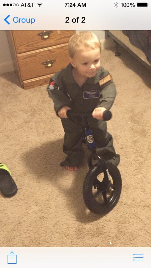 taylorcollin5's tweet photo. My little cousin eathan he is growing up so fast http://t.co/2IRJ26crIZ